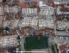 Sicht von oben auf die Trümmer des Erdbebens in der Türkei