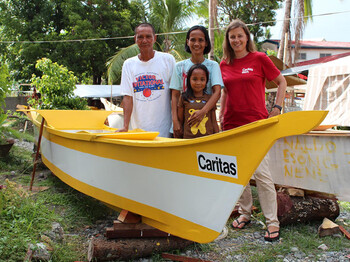 Caritas hilft mit Fischerbooten